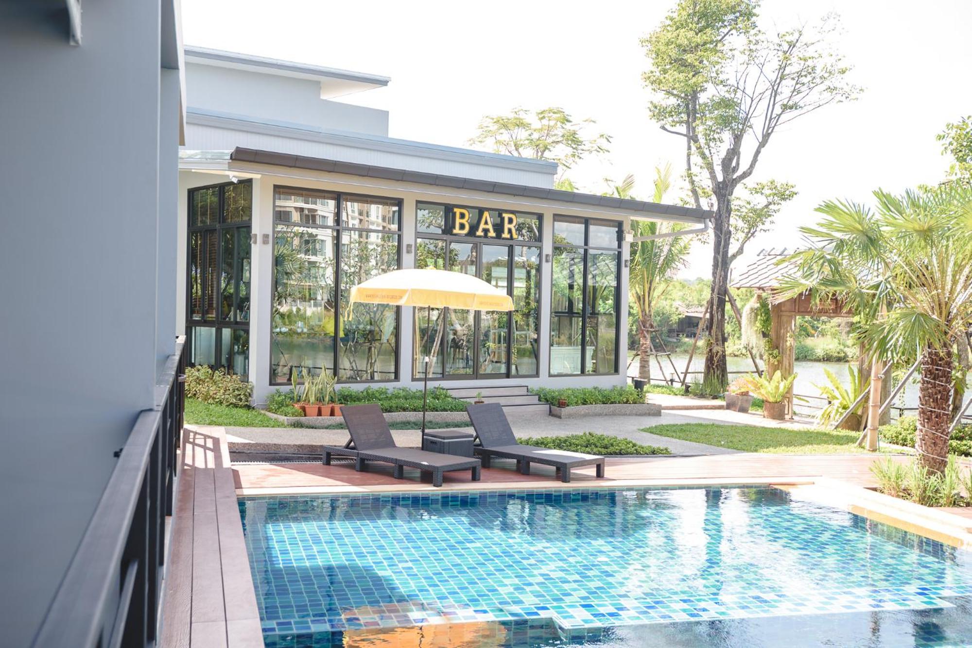 Phuengluang Riverside Hotel Csanthaburi Kültér fotó